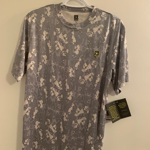 NWT Mens Army Camouflage Tee Shirt Size M - Picture 1 of 7